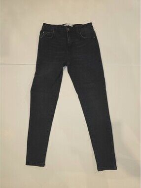Zara Women's Black Skinny Jeans Size 6